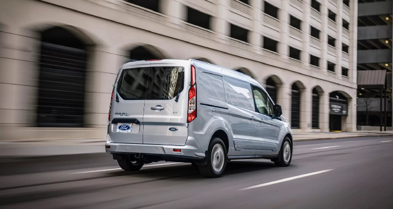 гибридный грузовой фургон Ford